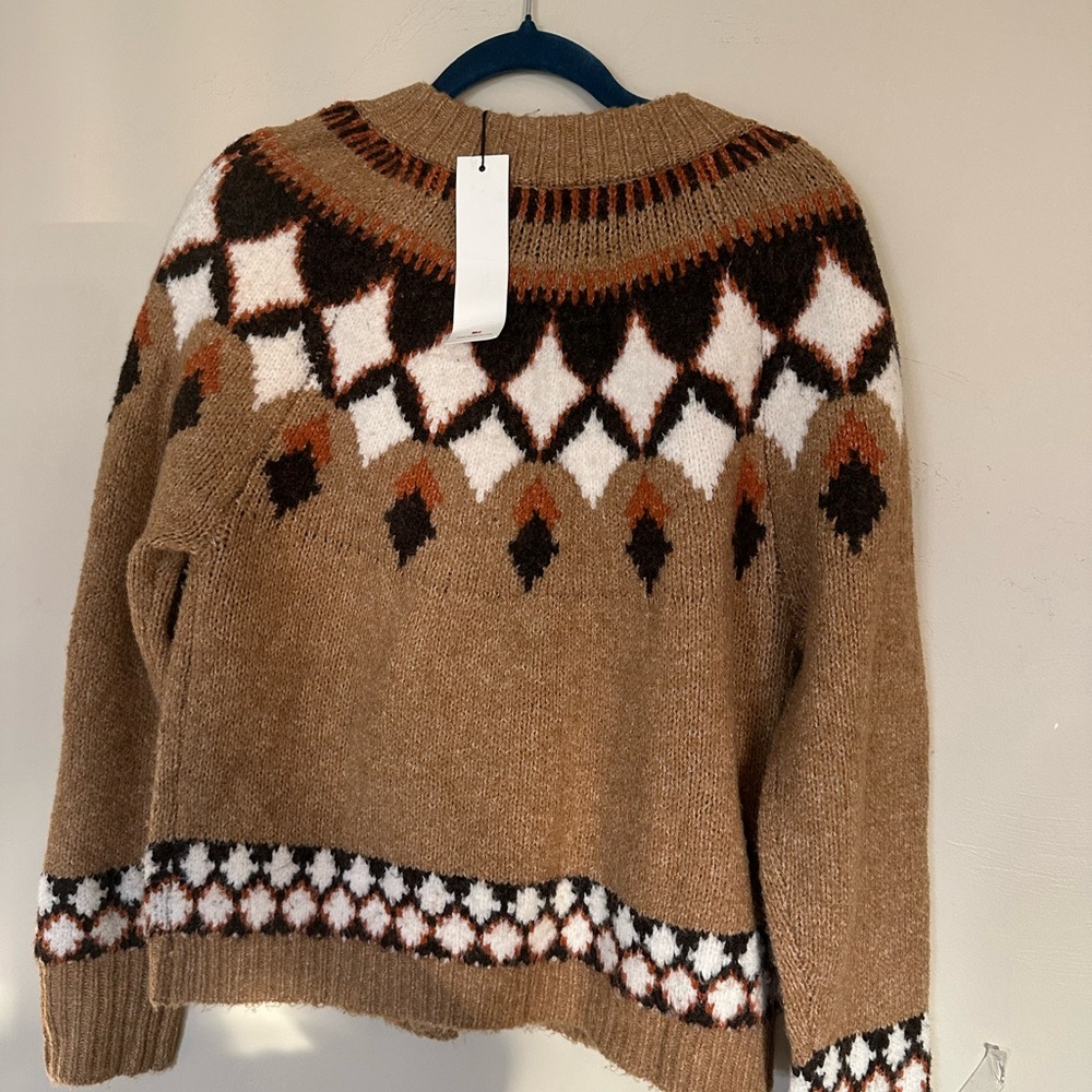 Vigoss Camel Sweater with Cream Label Detail - Picture 3 of 5